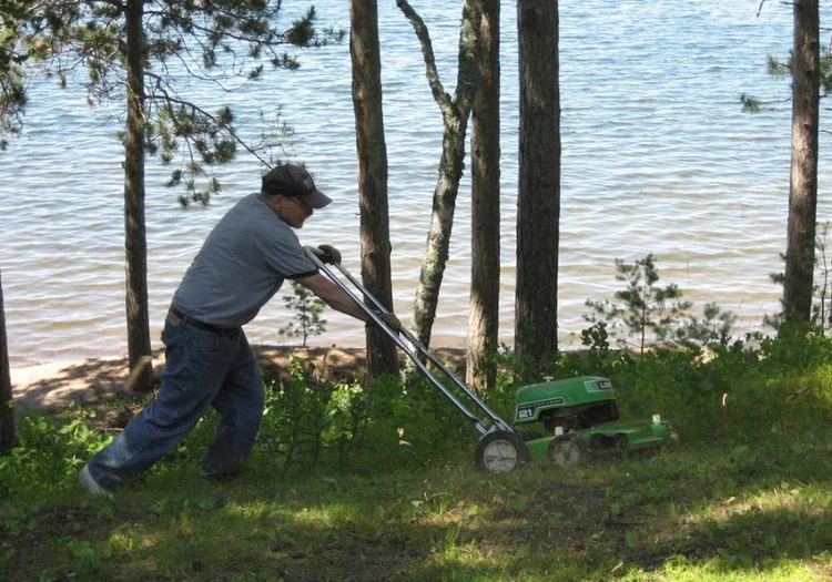 Best for Hills Walk Behind Or Stander (What Is The Best Mower