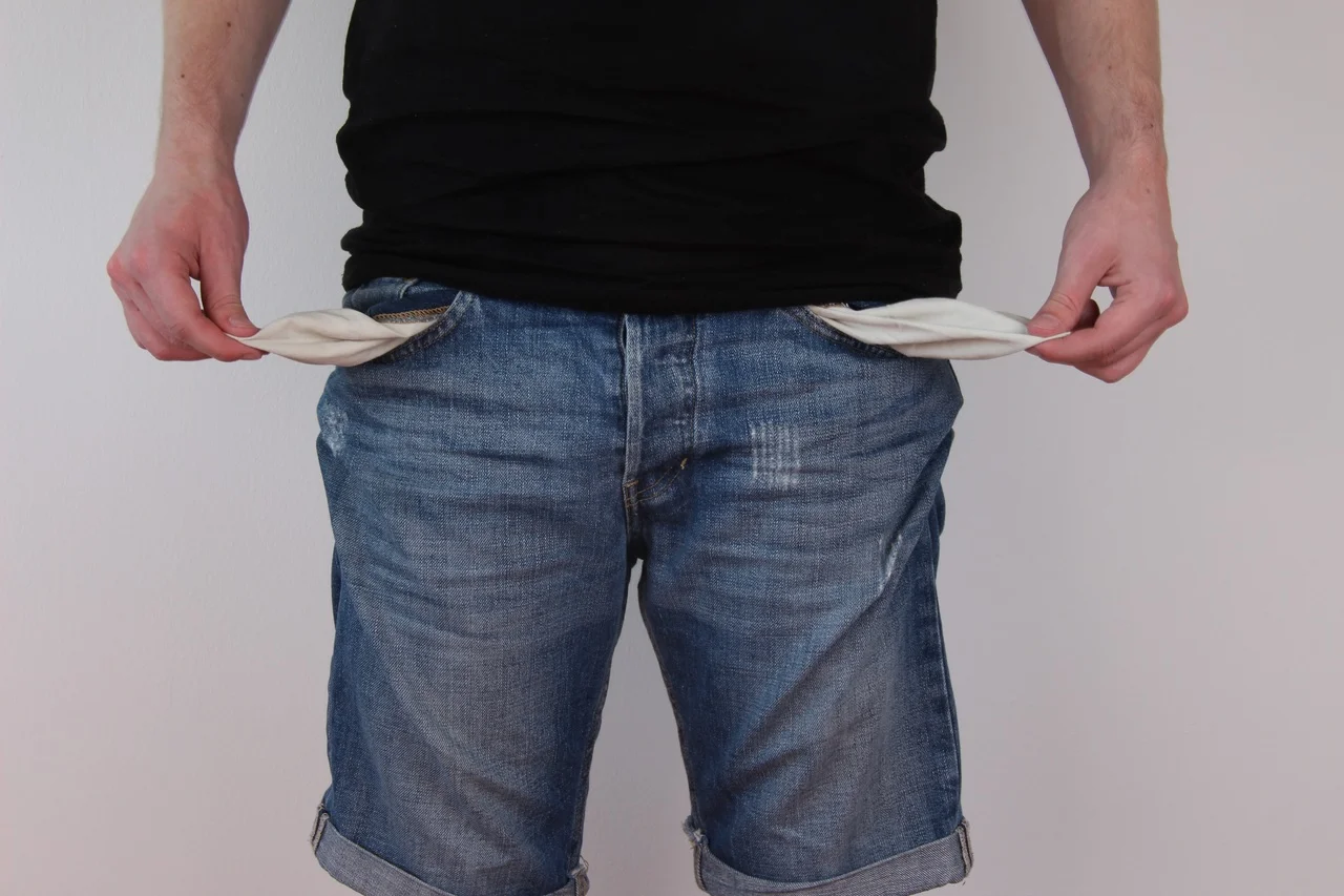 Handling Hardship - 4 Services You Need To Know About If You're In A Financial Crisis