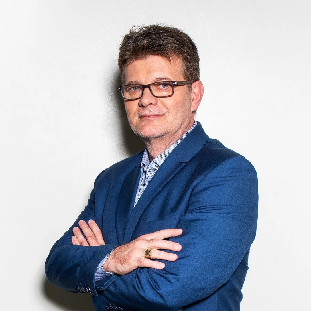 Oligarchák esznek az éhezőkért – 1001 őrült magyar szalagcím // Szlazsánszky Ferenc estje