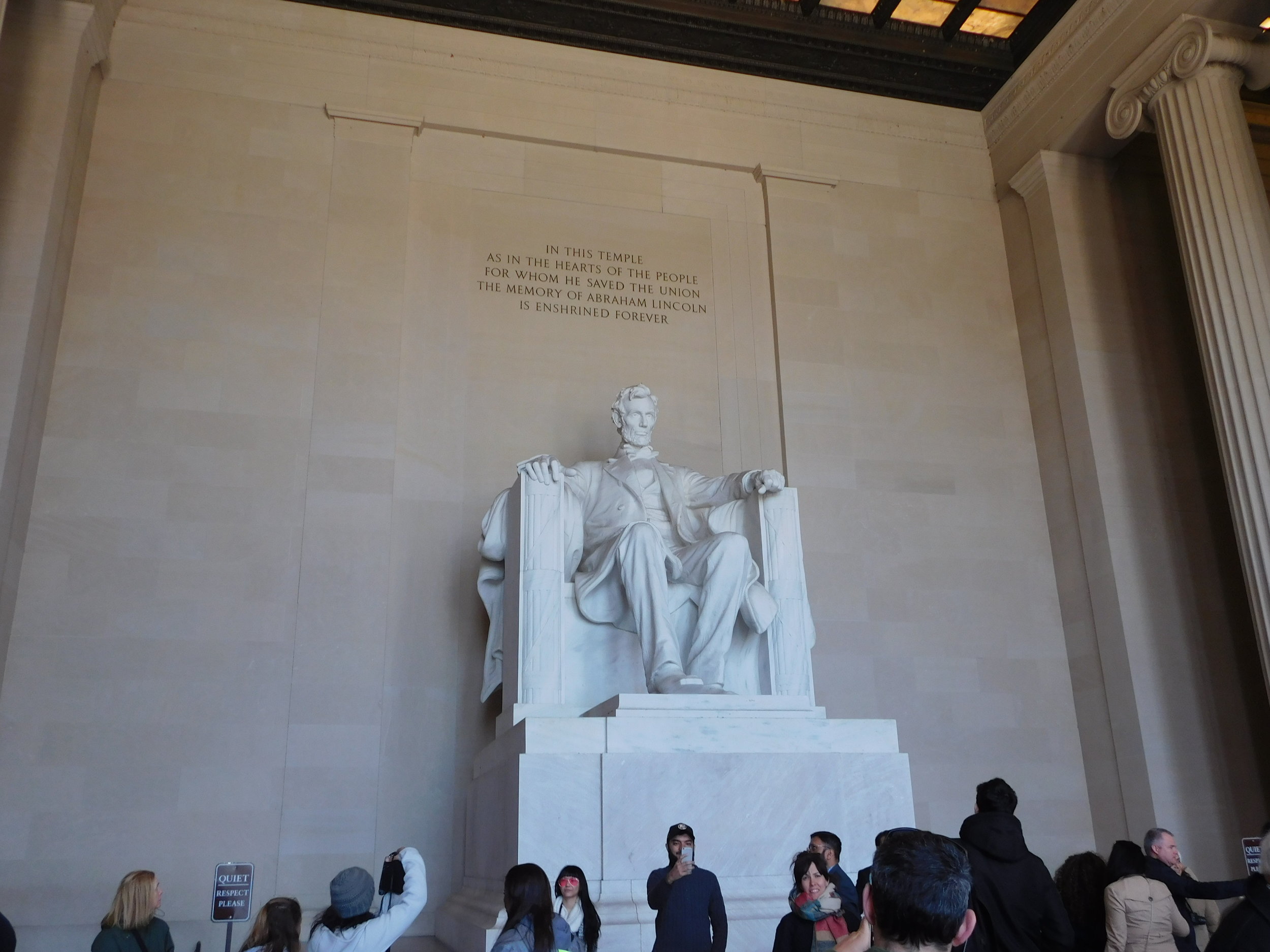  Group trip to the Lincoln memorial! 
