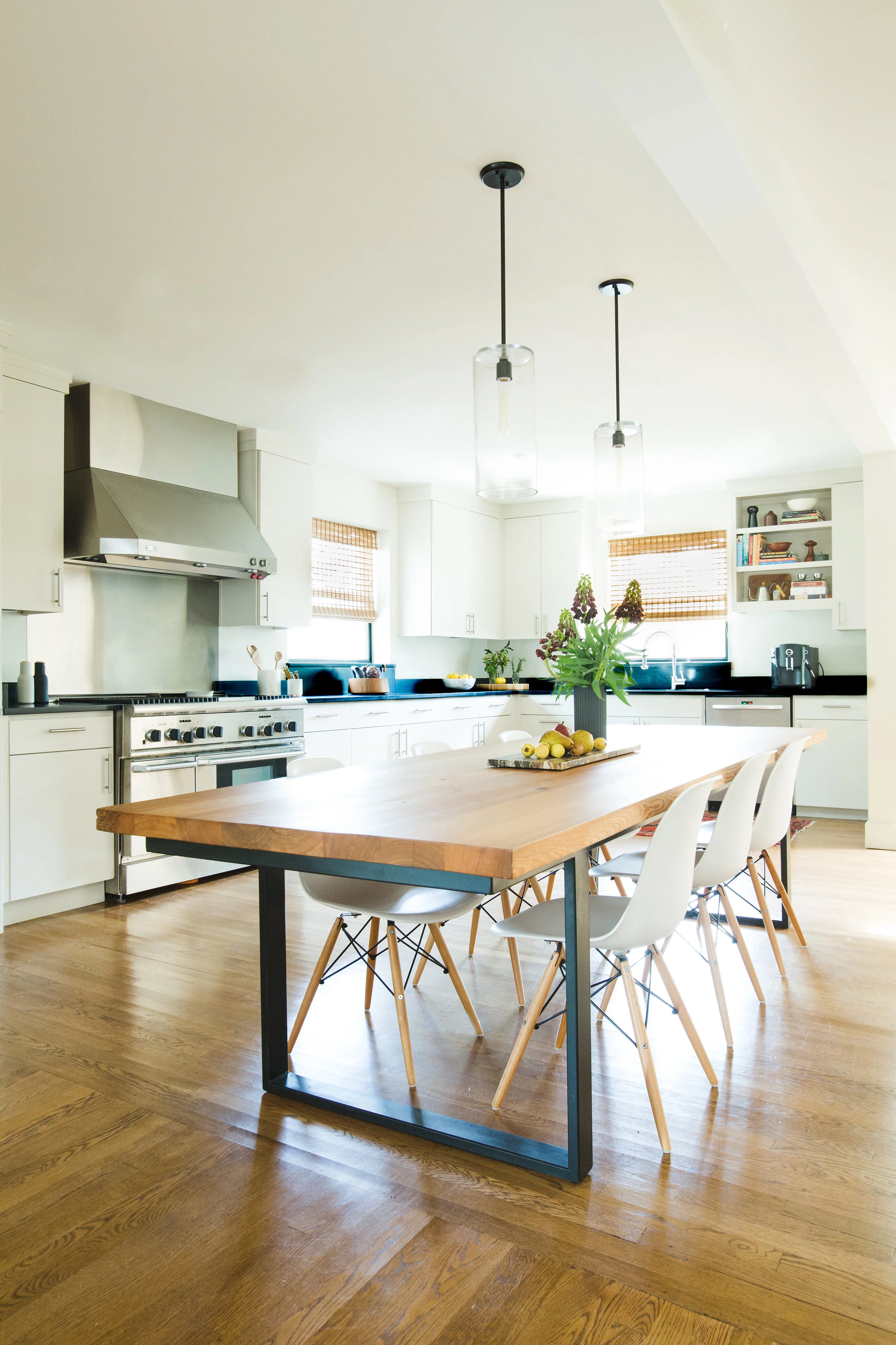 2018-Lisa-White-Home-Kitchen-View-Table-Portrait4.JPG