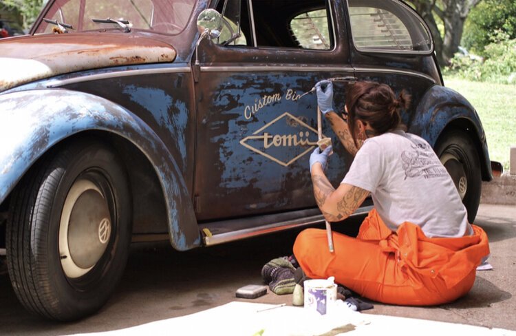 pinstriping-tomii-cycles-vw-bug-vintage.jpeg