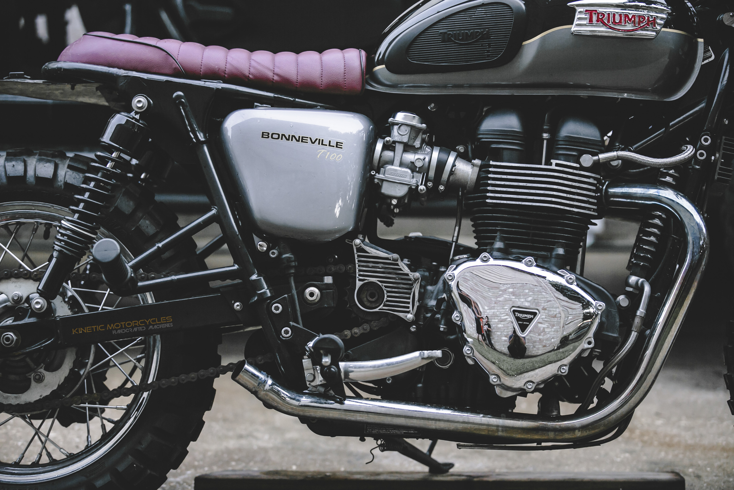 triumph bonneville sprocket cover