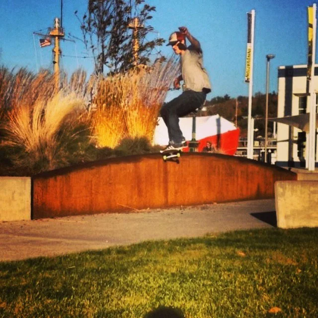 Gabe Saxon smith grind