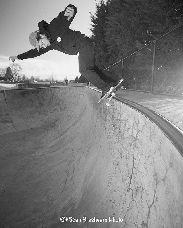 @seeyuhlaterbye getting after it after thanksgiving. 📷 @micahbreshearsphoto