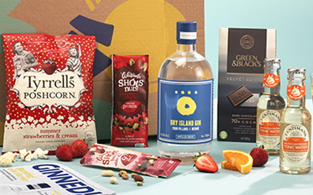 august+gin+of+the_month+box+contents.png