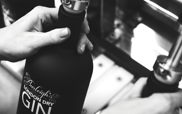 burleighs+hand+bottle+top.png