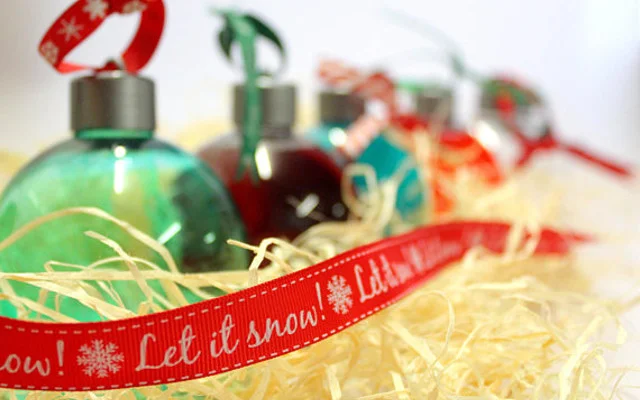 gin baubles.jpg