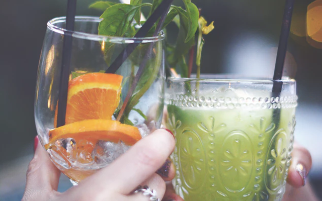 Drinks cheers.png