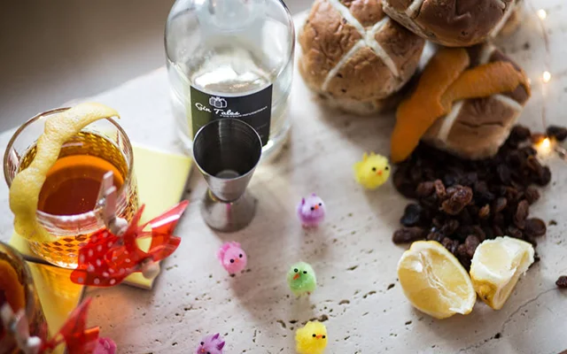 hot-cross-bun-gin.jpg
