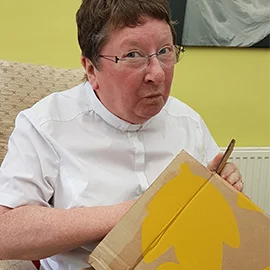 GINBOXSELFIE2.jpg