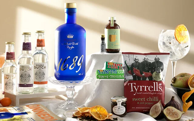 ocotbers+gin+of+the+month+box.jpg