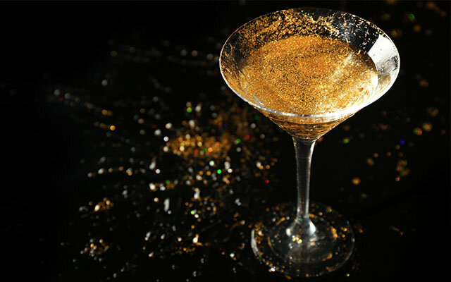 All That Glitters 5 Ways You Can Use Edible Gold To Create Sparkling Cocktails Craft Gin Club The Uk S No 1 - Edible Glitter For Drinks Diy