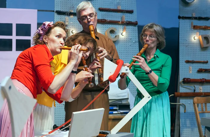 'DRUK WERK' (7+) - 2013 In regie van Gienke Deuten, een productie van BRISK Recorder Quartet Amsterdam.