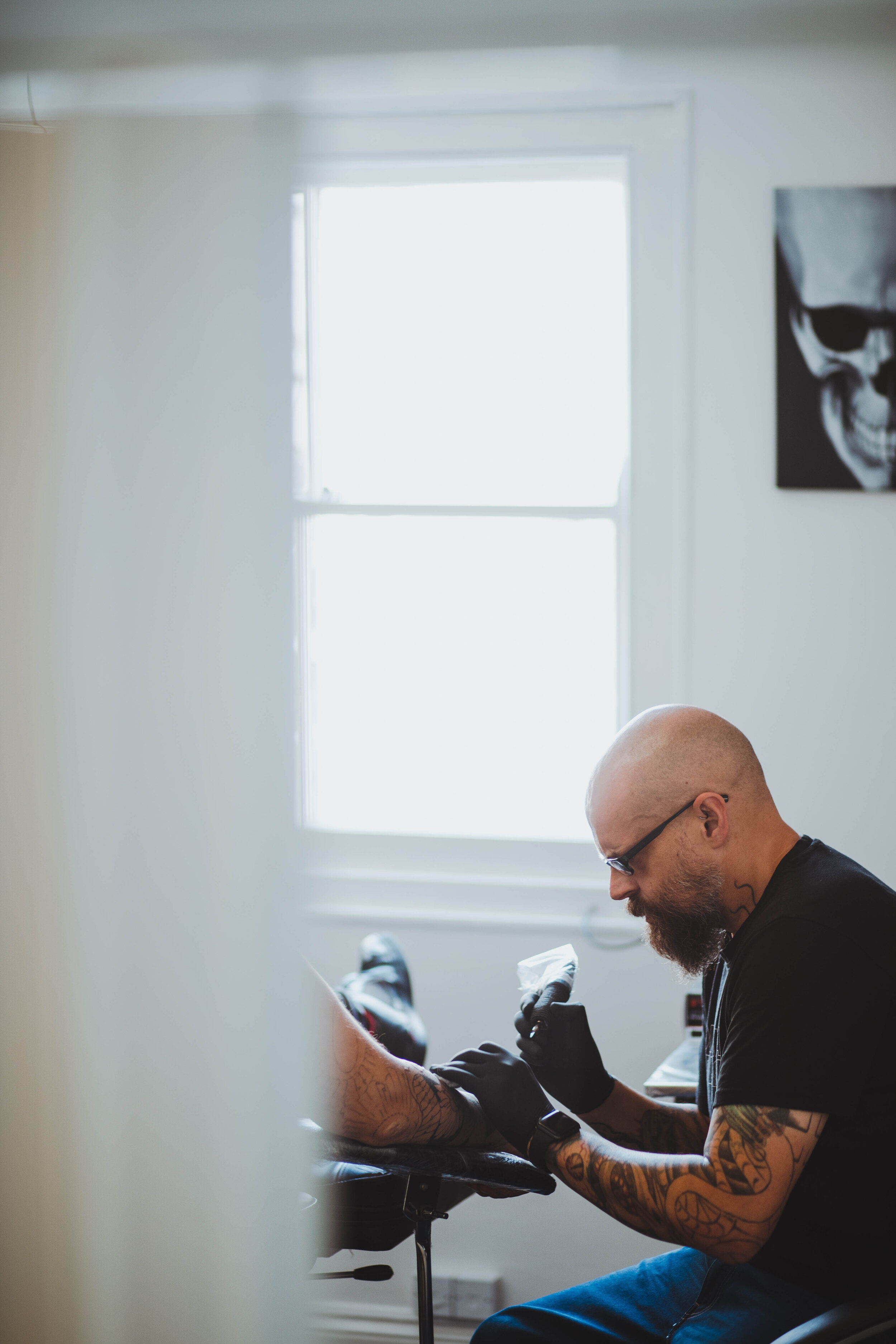 No Divide Behind The Scenes