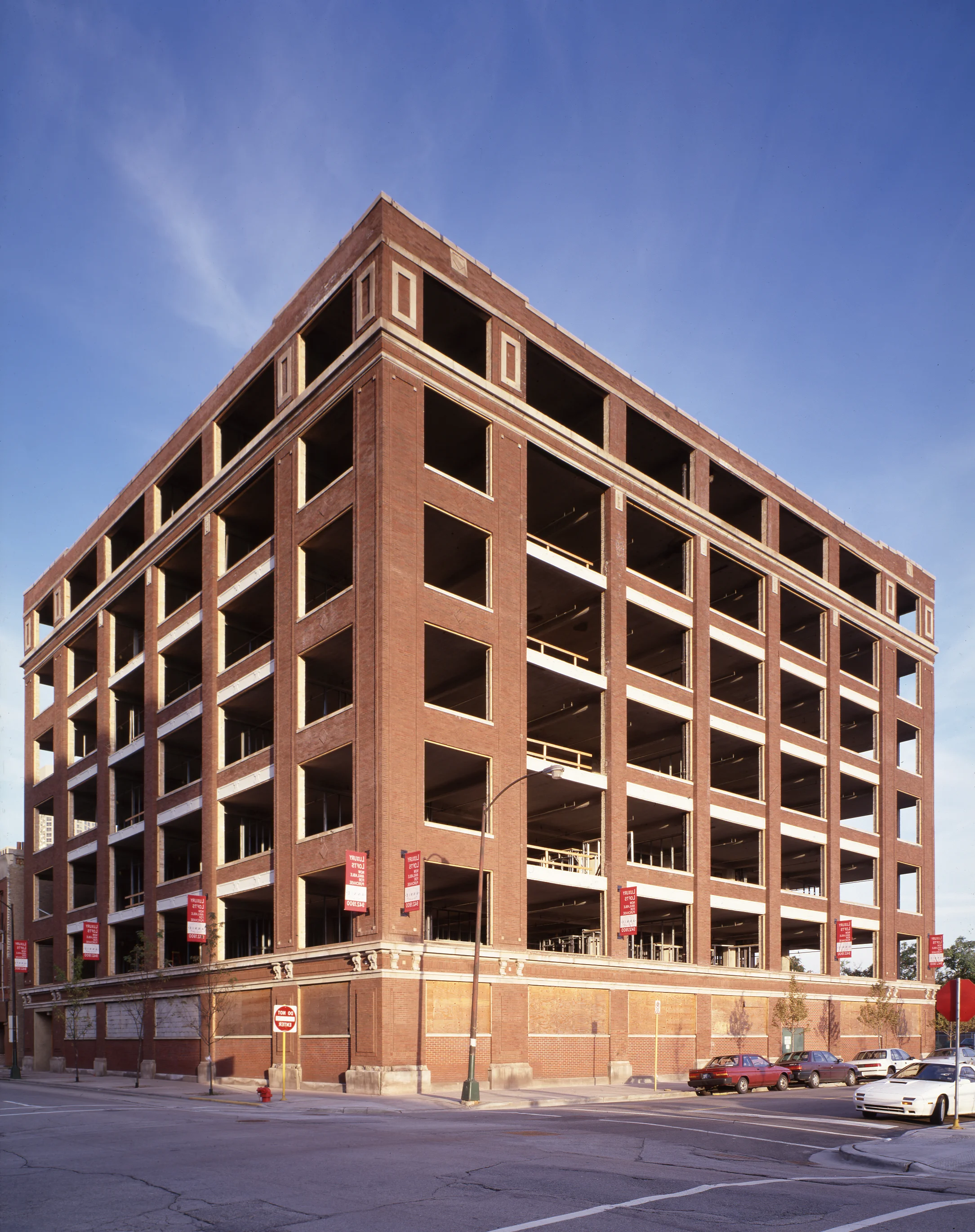 850 W. Adams , 1995