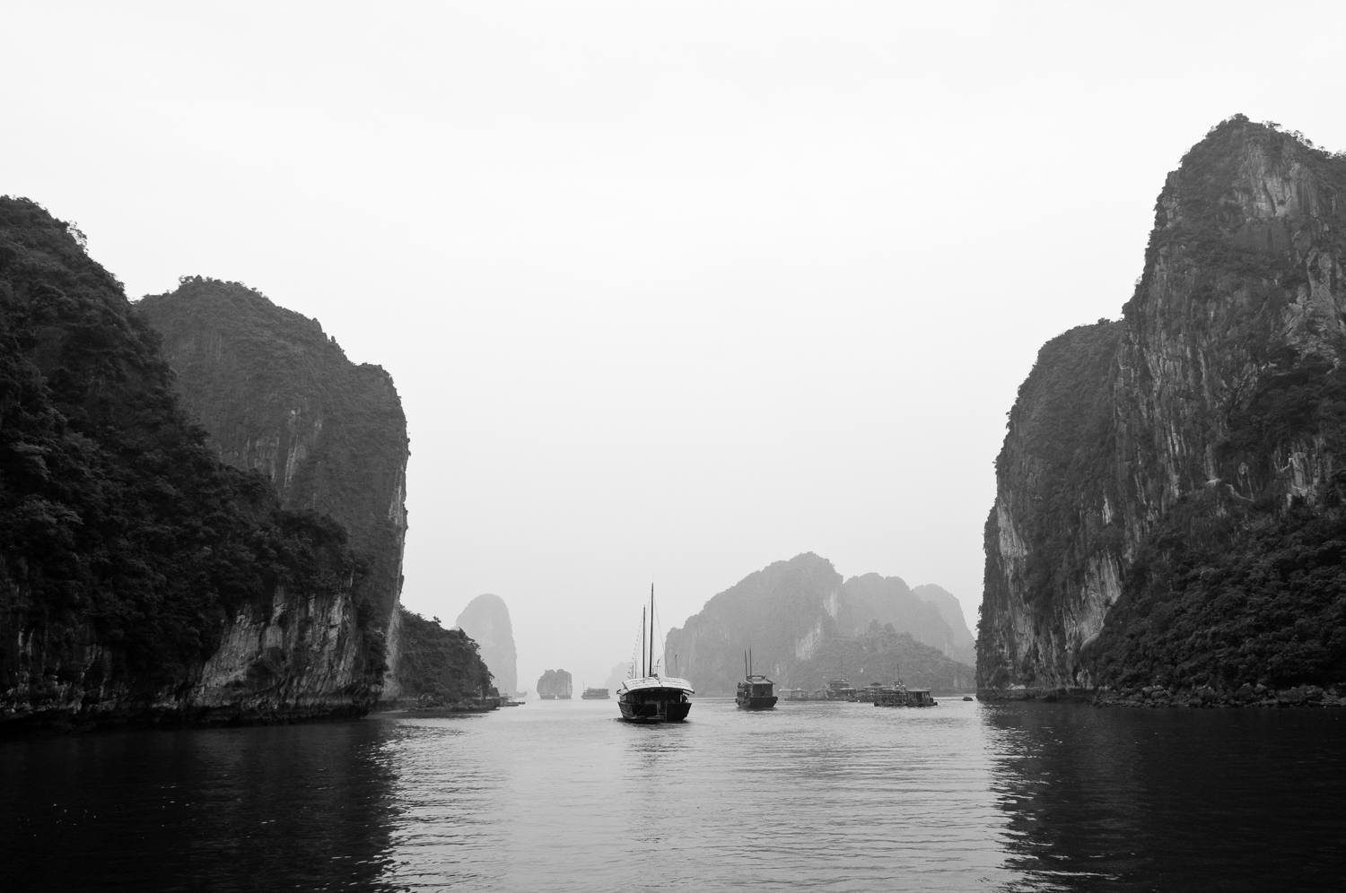 HaLongBay2.jpg