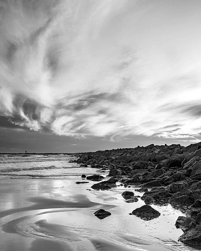 Little River Inlet Jetty, Bird Island, NC/SC line. Single frame from a potential panorama.
#uponsand
&bull;
&bull;
&bull;
&bull;
&bull;
#seascapes #sunsetbeach #sonyalpha #seascape_lovers #landscape_lovers #landscapephotography #bnw_society #bnw_capt