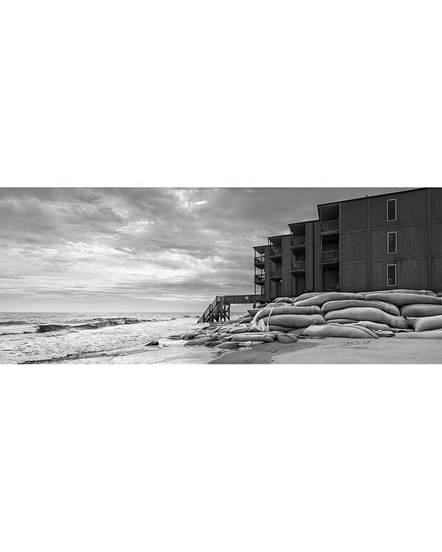 Topsail Reef, North Topsail Beach, NC.
#uponsand
&bull;
&bull;
&bull;
&bull;
&bull;
#seascapes #seascape_lovers #landscape_lovers #landscapephotography #bnw_society #bnw_captures #landscapelovers #landscape_captures #landscapes #bnw_life #bw_lover #b