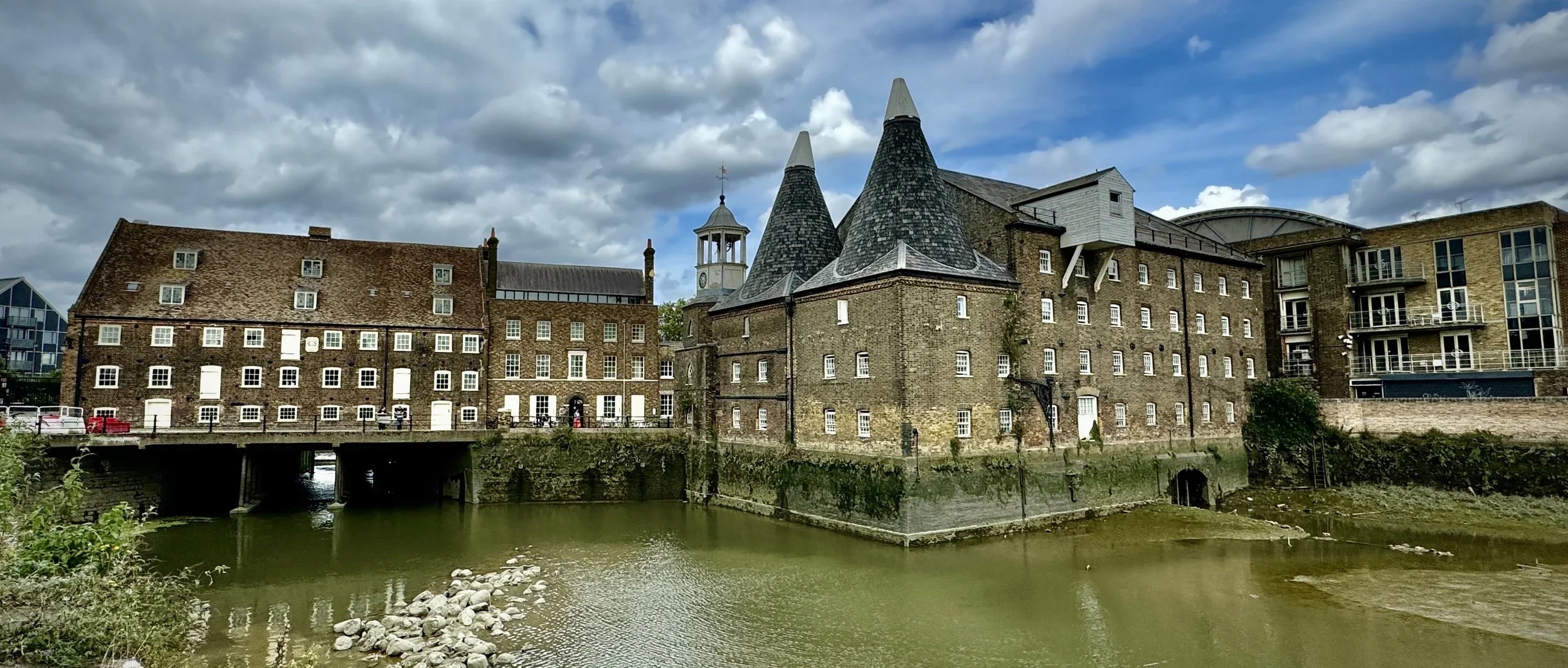 Walking The Limehouse Cut and Hertford Union Canal