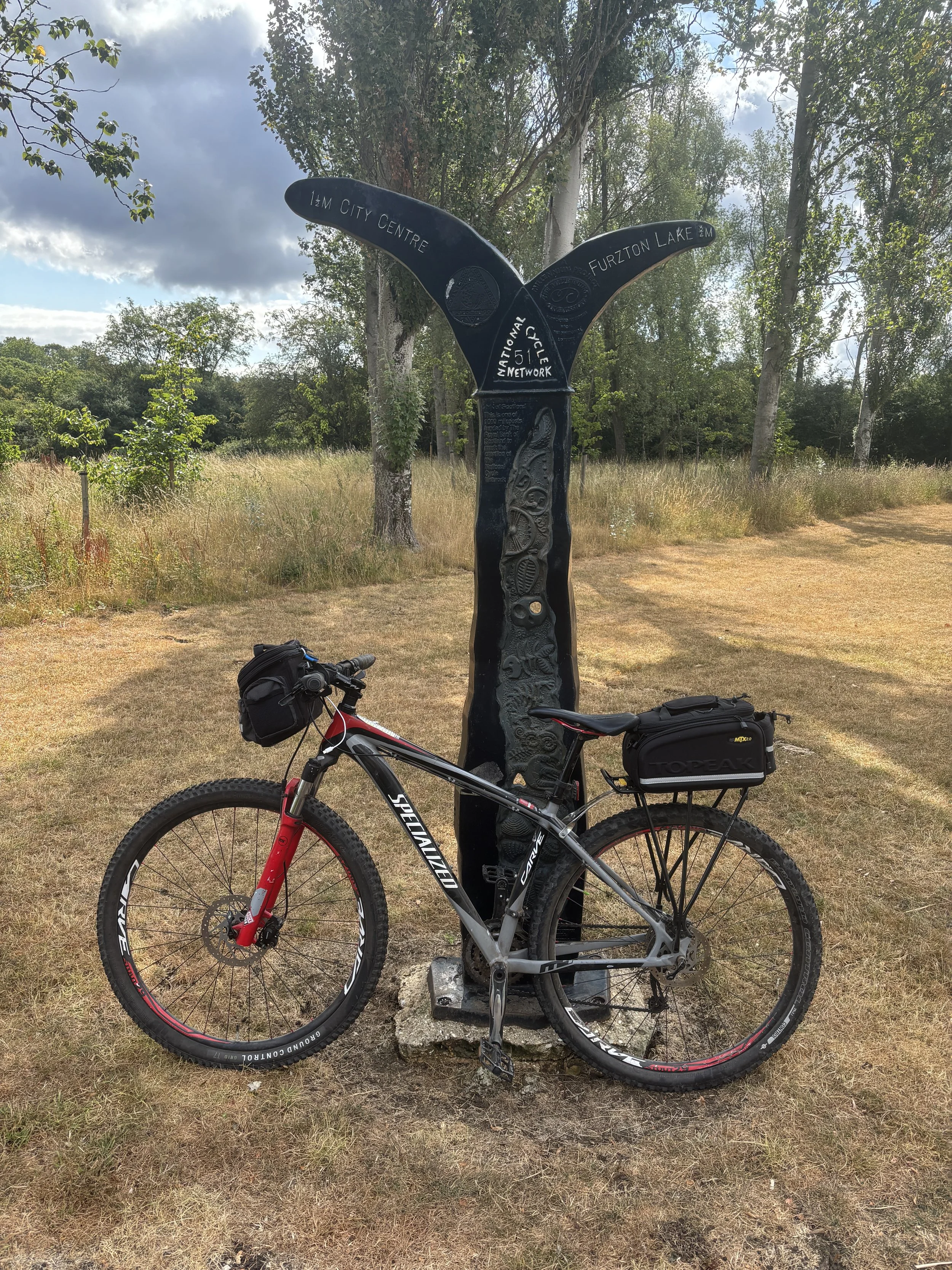 MP574 - Teardrops Lakes, Loughton and Great Holm, Milton Keynes