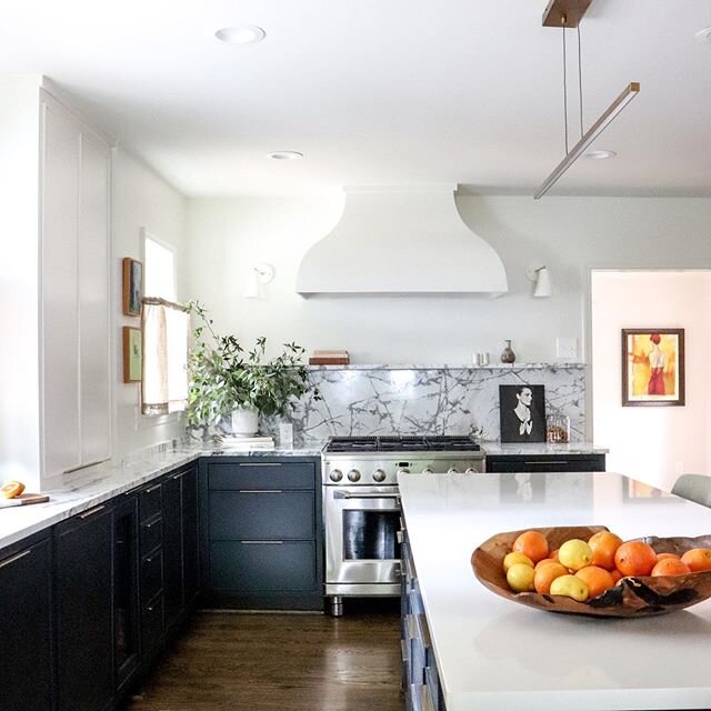 How amazing is this transformation?! Opening up this space gave our clients home more natural light to brighten things up and ample space for entertaining. .
.
.
. | 📷 @maisondecarolyn #katrinaporterdesigns #kitchenreno #kitchenrenovation #kitchende