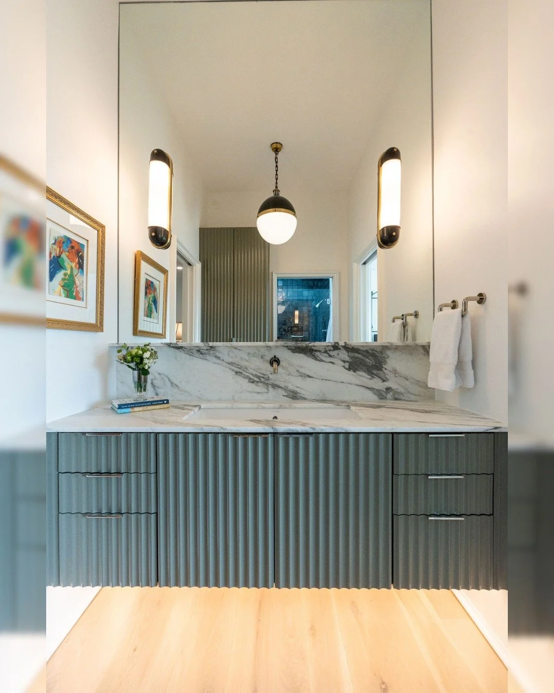 The holidays are coming — is your guest bathroom ready?
A quick refresh with elegant finishes and warm lighting can make all the difference. 
Comment below your favorite holiday!