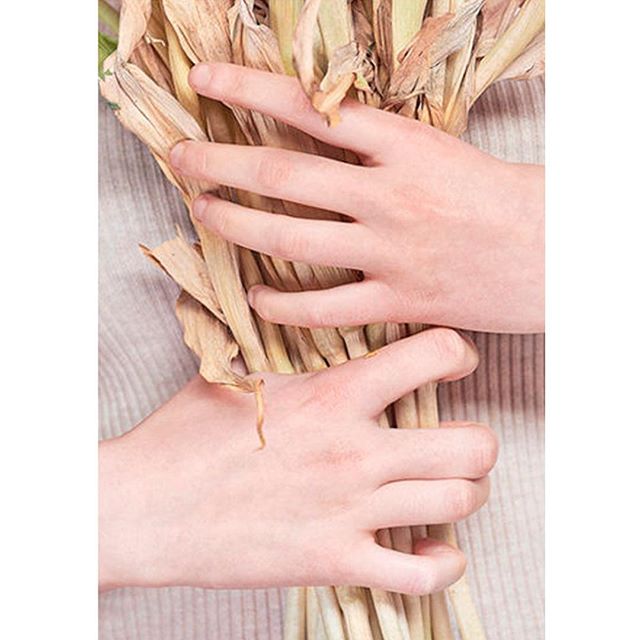 From my archives #holdon #letgo #mood #daydreaming #flowers #hands #beautyphotography #naturalbeauty #naturaltones #fragile #vulnerability #freeyourmind