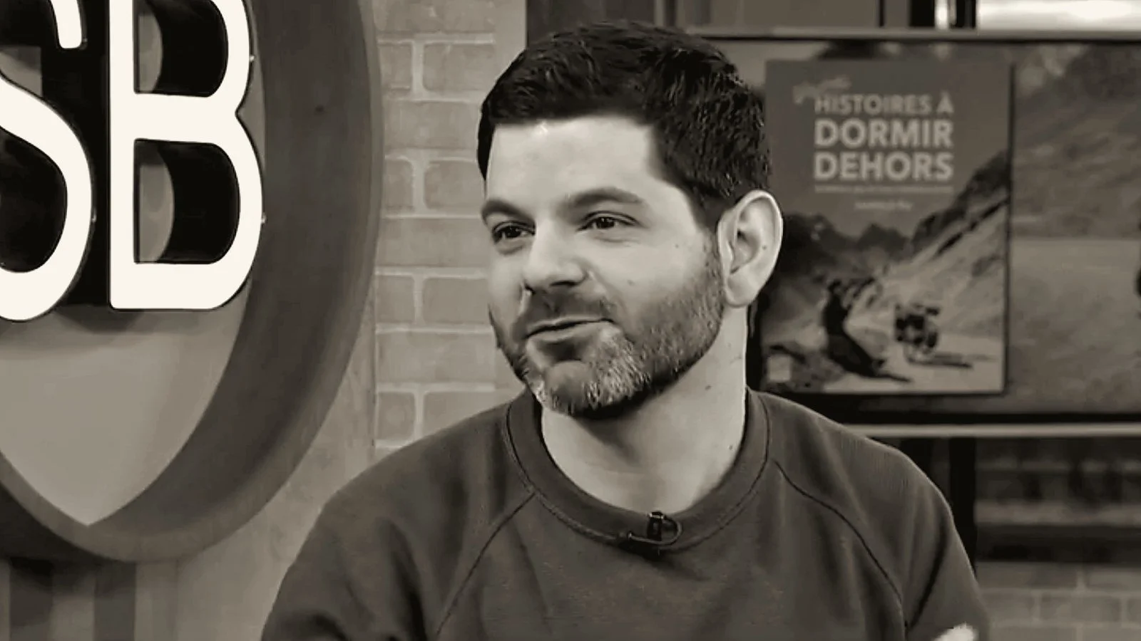 Jonathan B. Roy sur le plateau de Salut Bonjour pour présenter son livre Histoires à dormir dehors