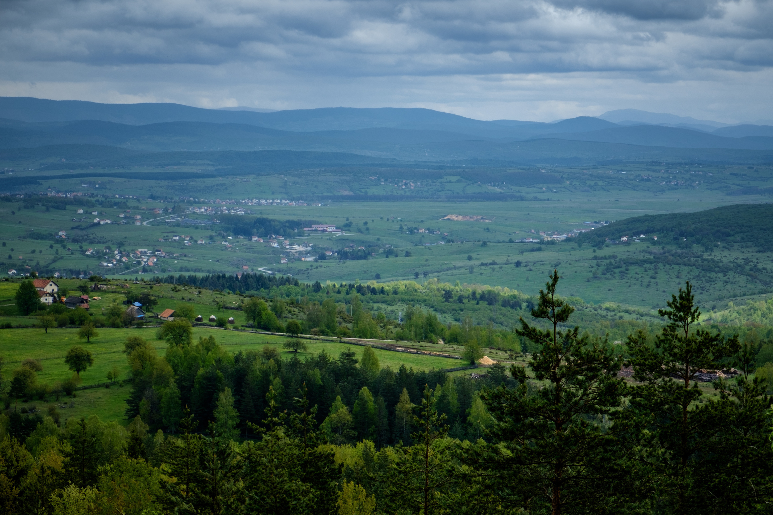 À l'est de Sarajevo.