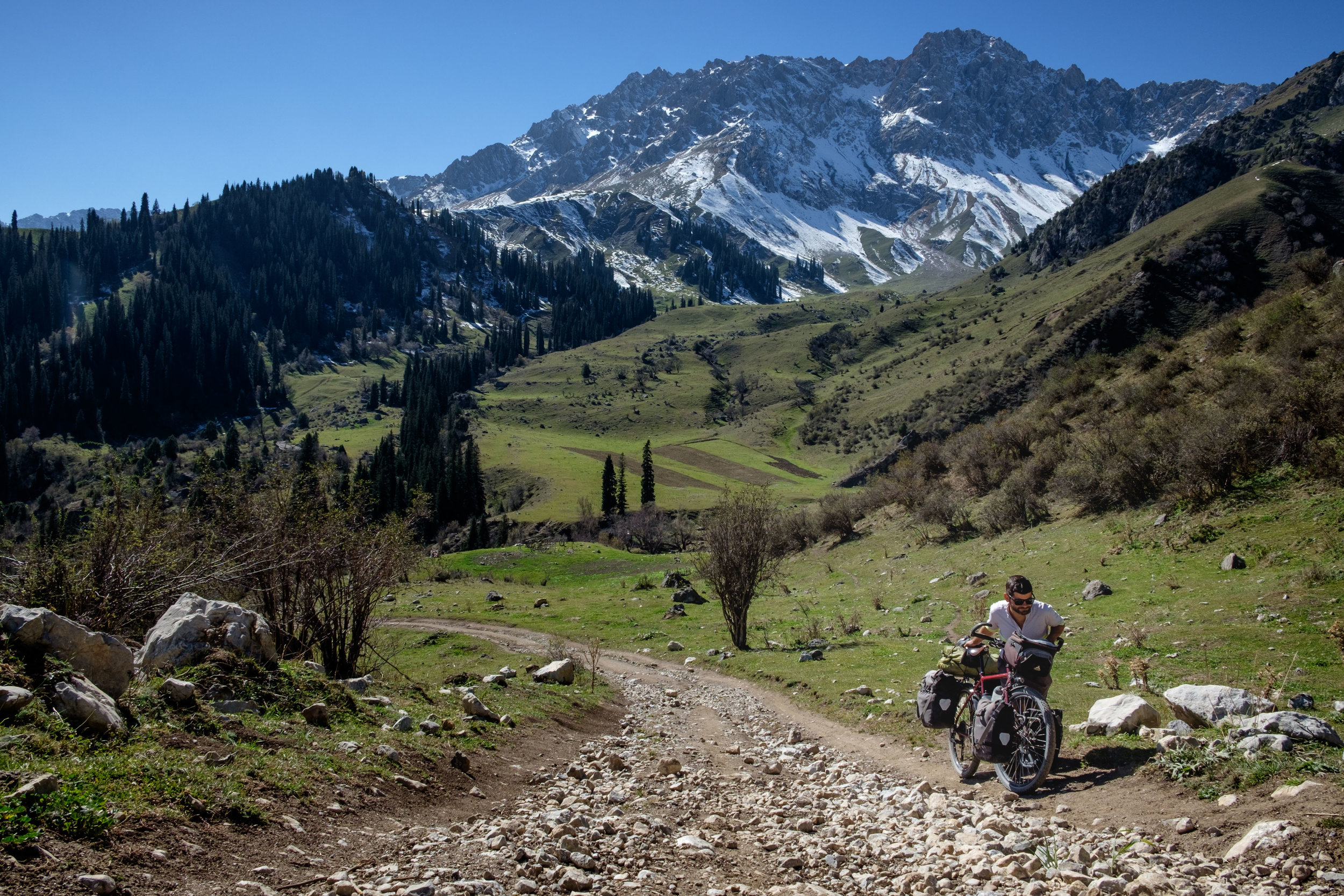 Une des nombreuses et difficiles montées sur ce sentier de montagne.