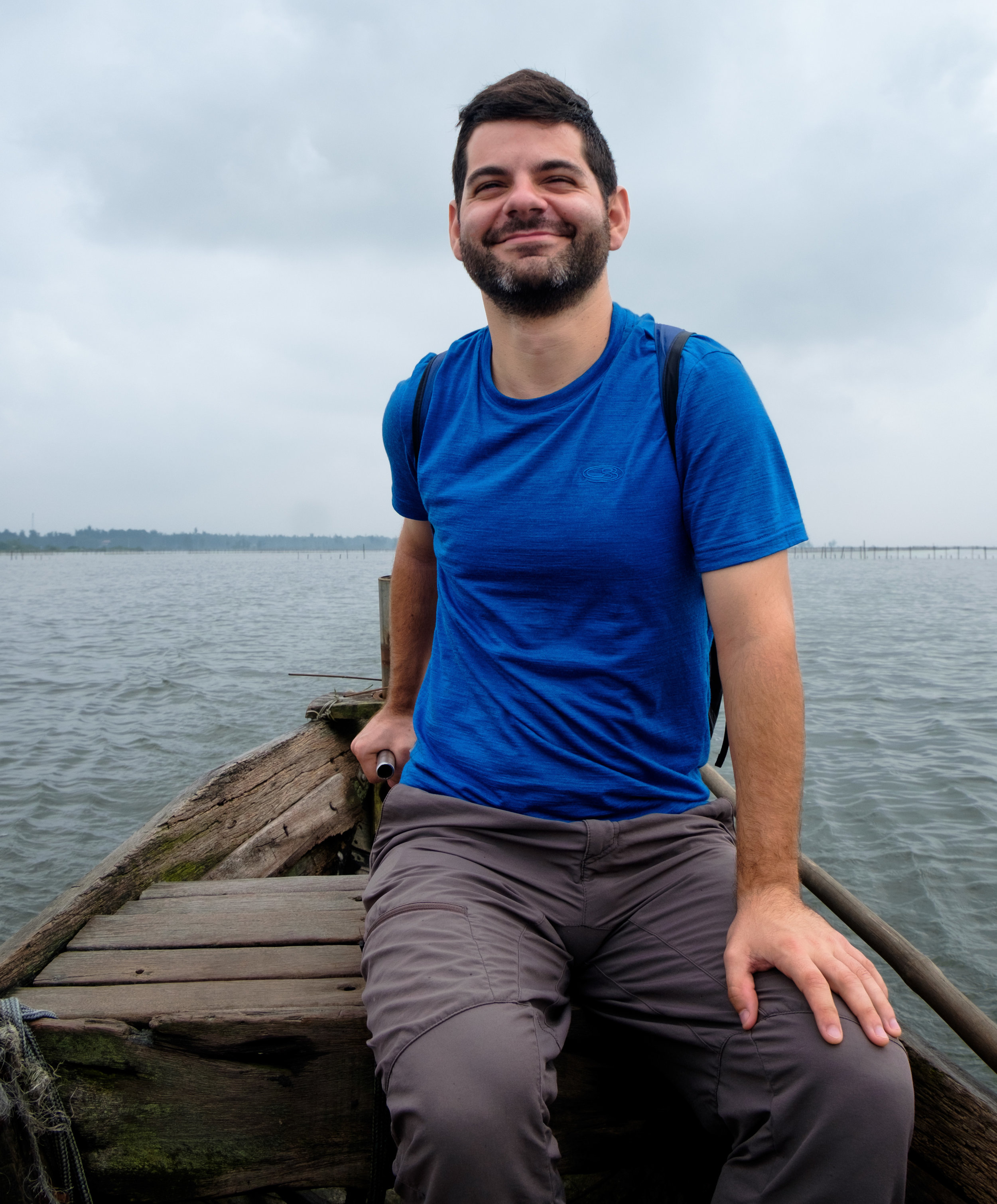 Un peu trop heureux de conduire ma pirogue !