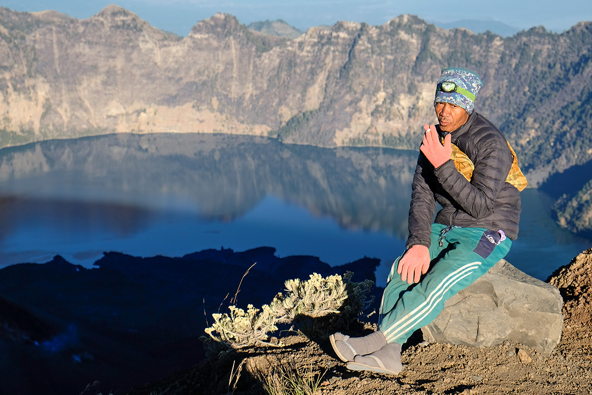 17-09-14---Guide-fumeur-(Rinjani,-Indonésie).jpg