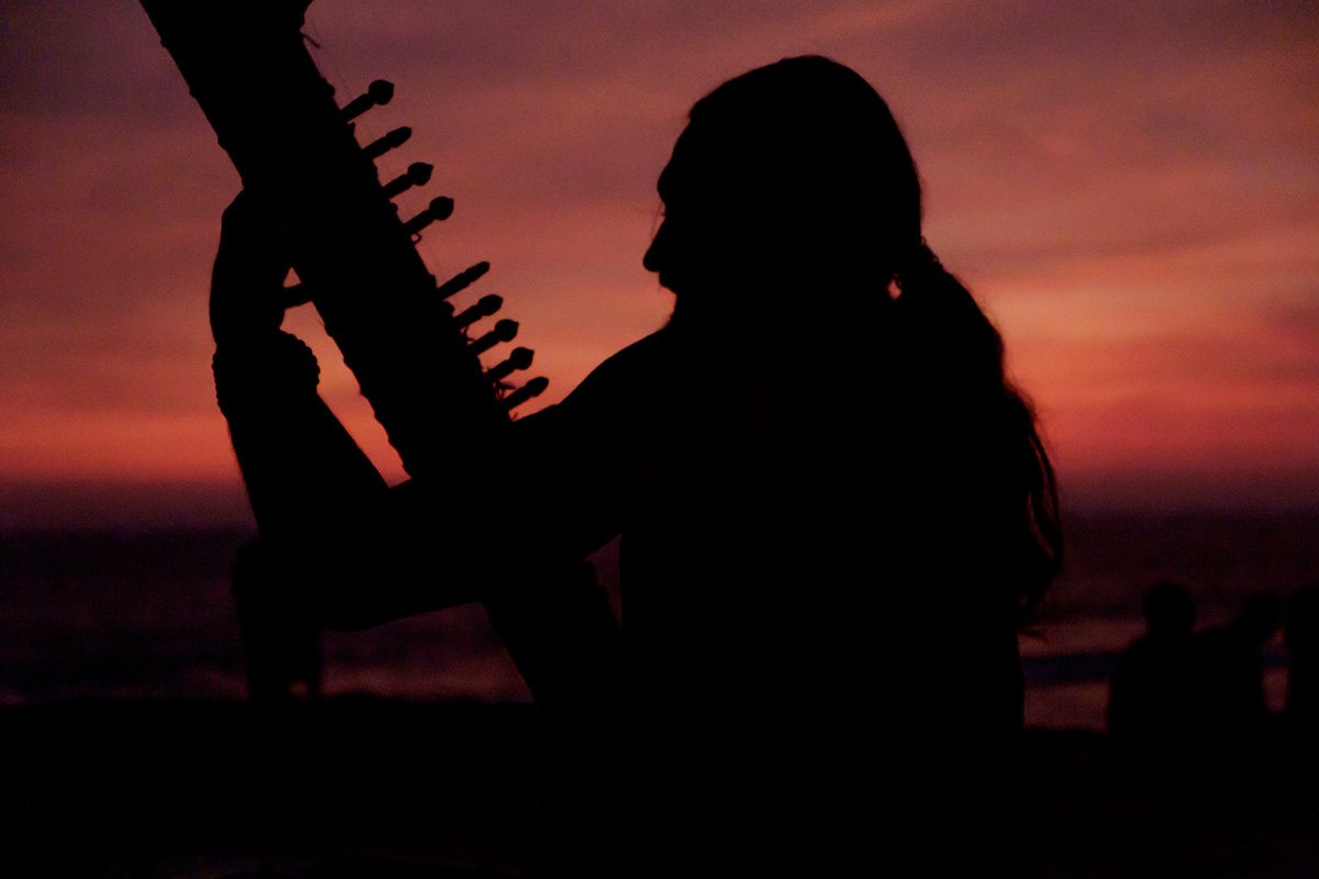 Un joueur de cithare au coucher du soleil, ça méritait une photo !