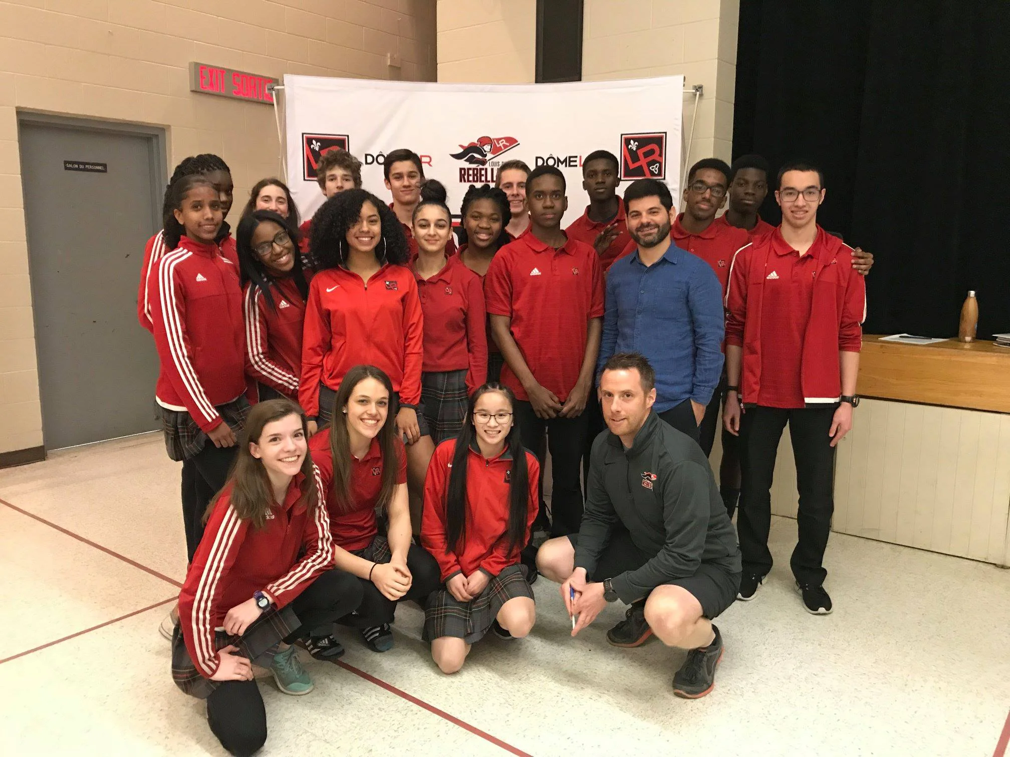À l'école secondaire Louis-Riel d'Ottawa.