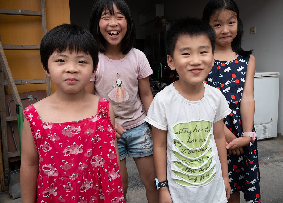 Quelques adorables enfants qui me suivaient partout un avant-midi.