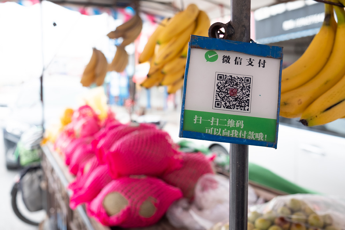 WeChat Pay est partout, des plus grands magasins aux étaux de fruits.