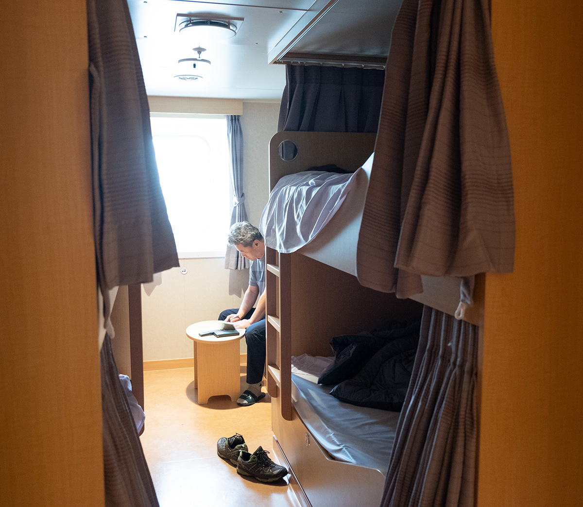 Dans une cabine de la classe affaires, seulement 4 lits plutôt que 8 !