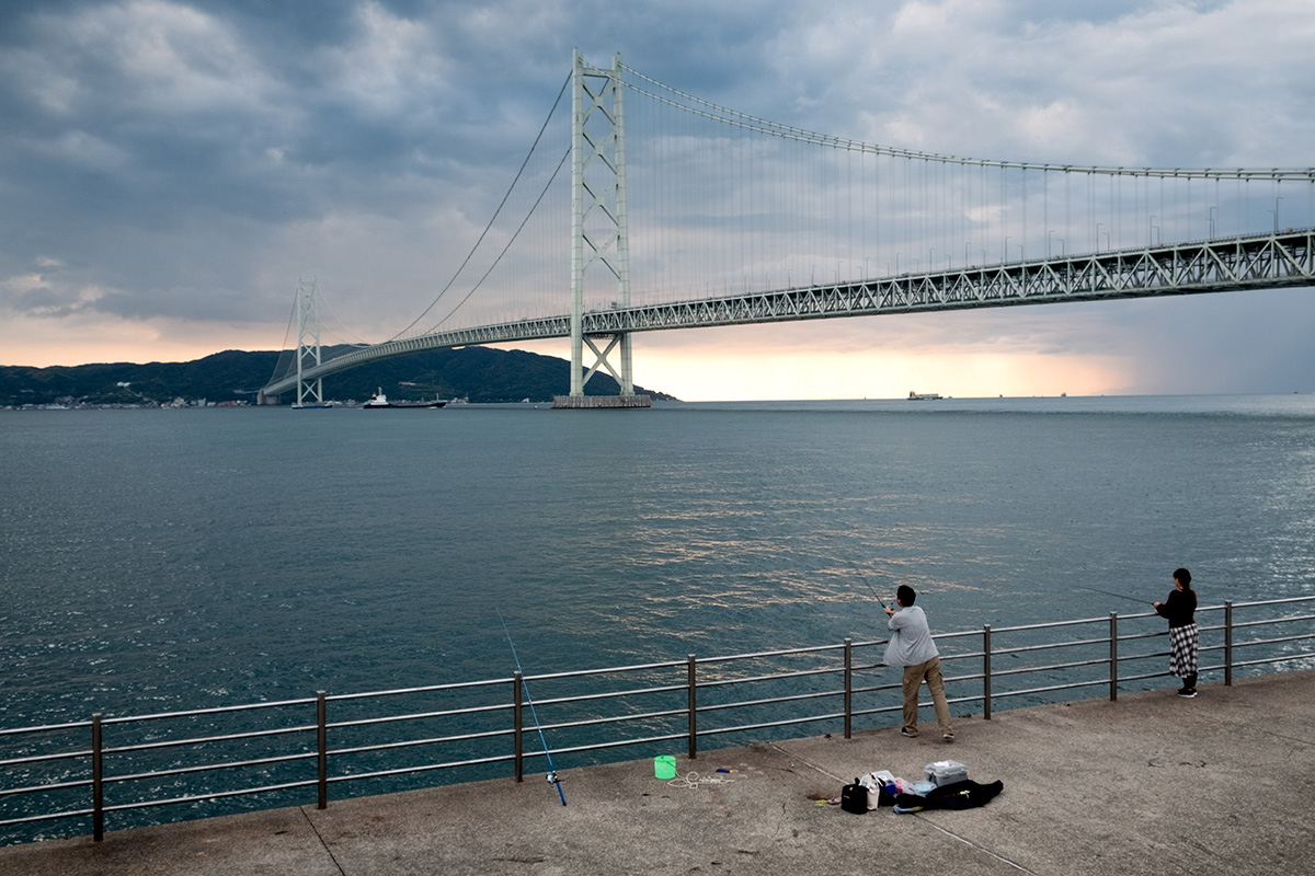 Je croise fréquemment des pêcheurs en circulant sur le bord de l’eau au Japon.