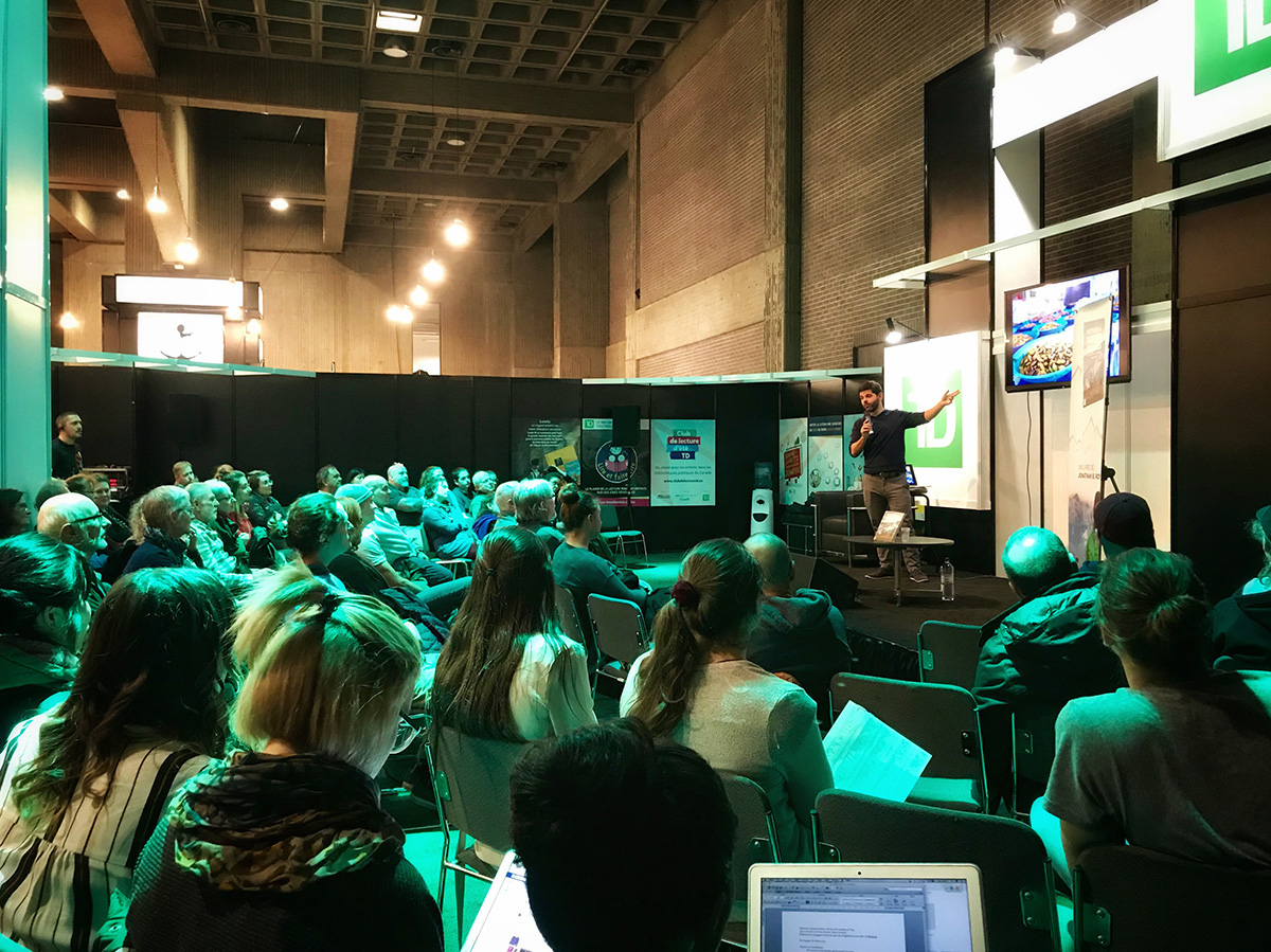 Au Salon du livre de Montréal.