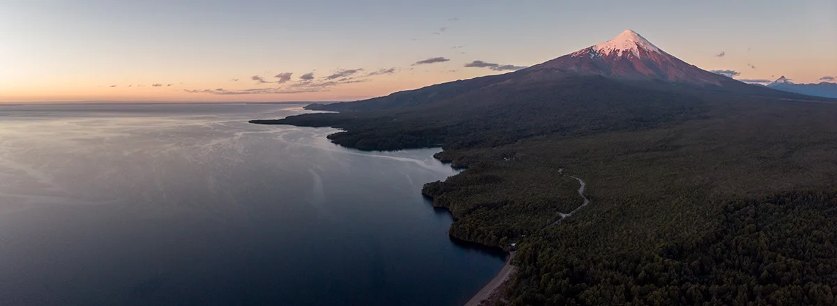 Le volcan Osorno sur les bords du lac Llanquihue.