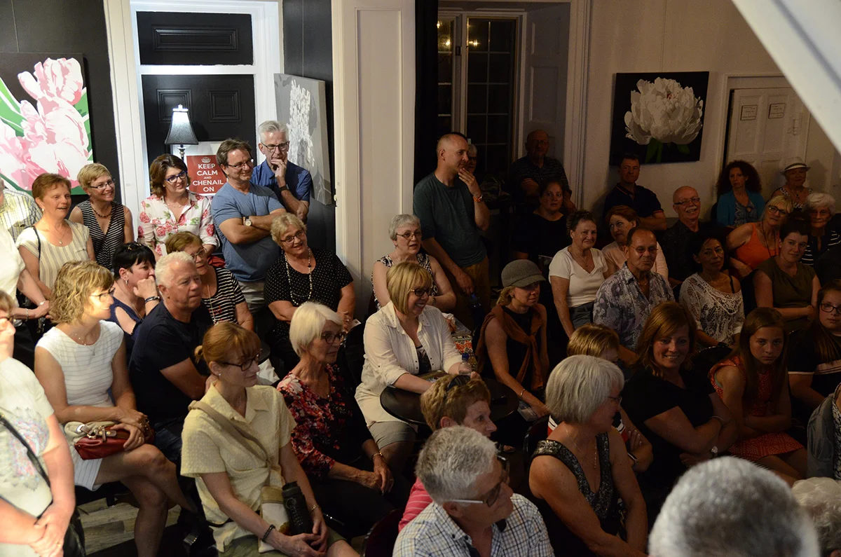 Un public attentif en Ontario. Crédit Justin Bromberg.