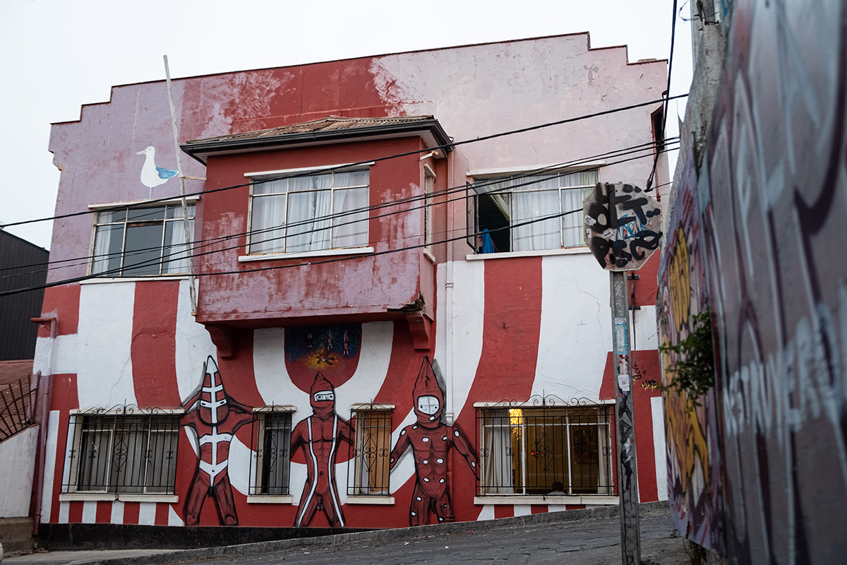 19-04-02---Graffitis-2-(Valparaiso,-Chili).jpg