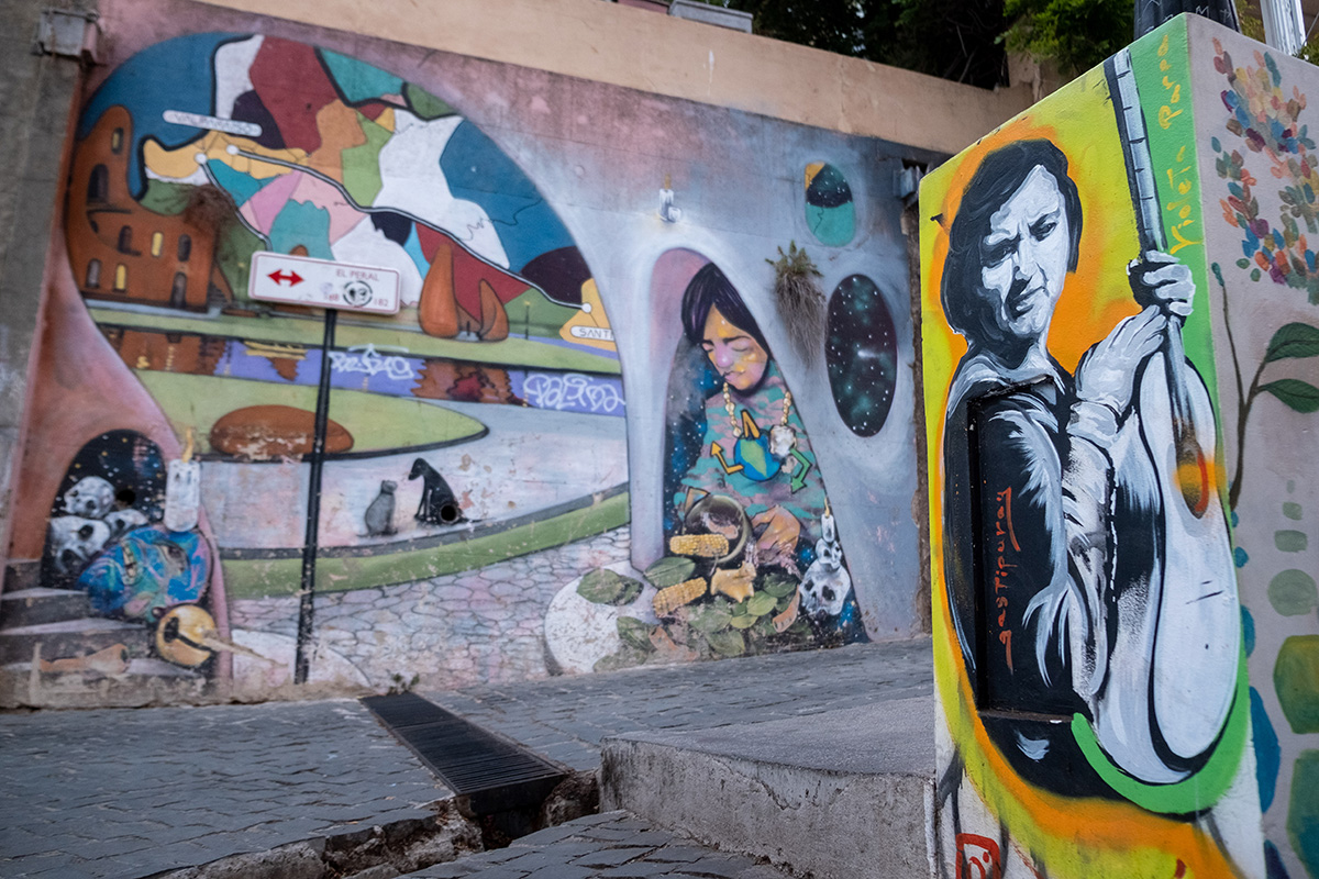 19-04-02---Graffitis-1-(Valparaiso,-Chili).jpg