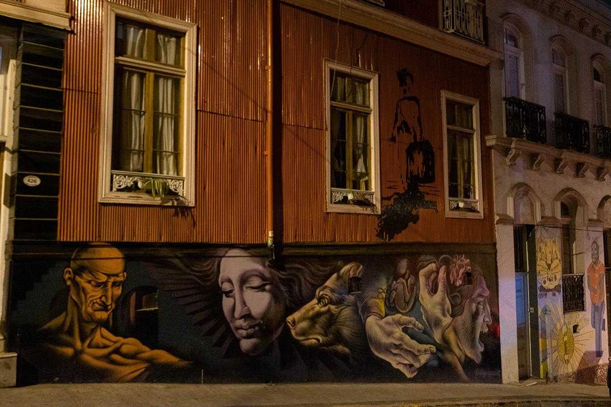 19-04-02---Graffitis-9-(Valparaiso,-Chili).jpg