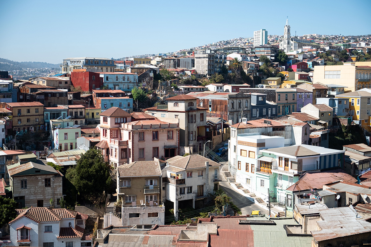 L’éclectique ville de Valparaíso et ses collines colorées.