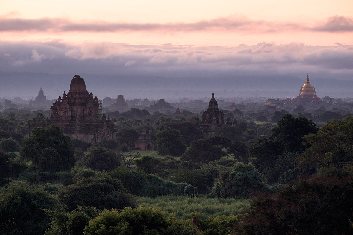 Lever de soleil sur les temples de Bagan (Copy)