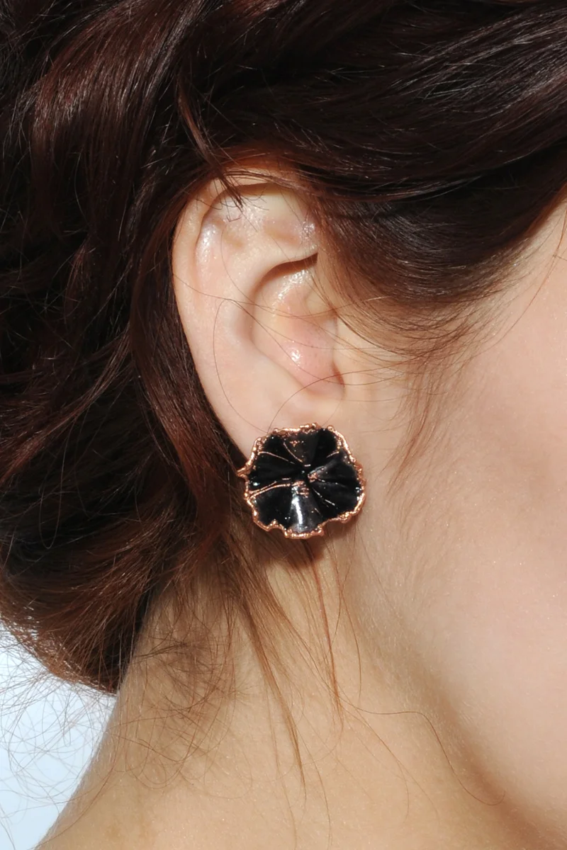 Earring_Black..jpg