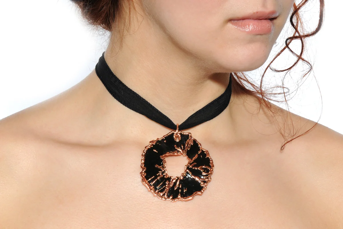 Pendant_Black_a.jpg