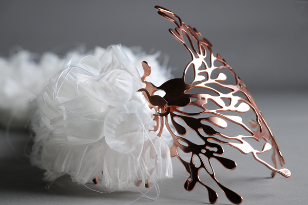 Jeleisa_Shoulder Brooch_a.jpg